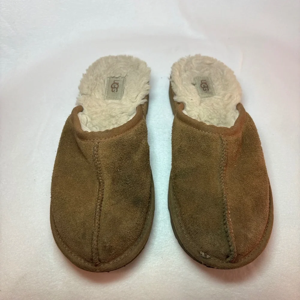 UGG kids scuffette